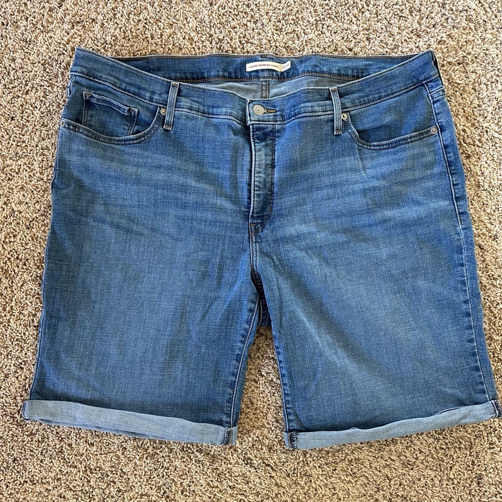 Levi’s Plus Size Bermuda Shorts - Size 22